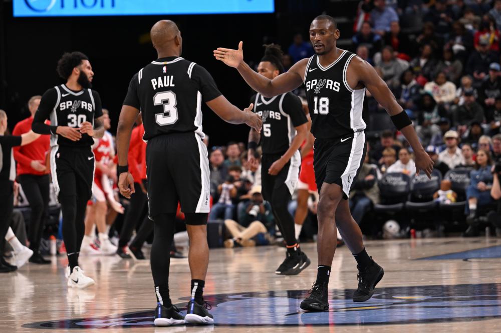 她都激励着 她都激励着