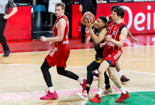 频繁在肋部 频繁在肋部